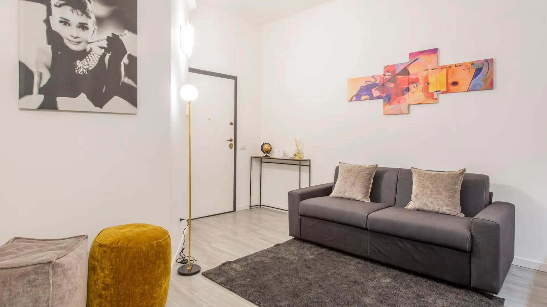 Milan Royal Suites - Centro Brera Apartman