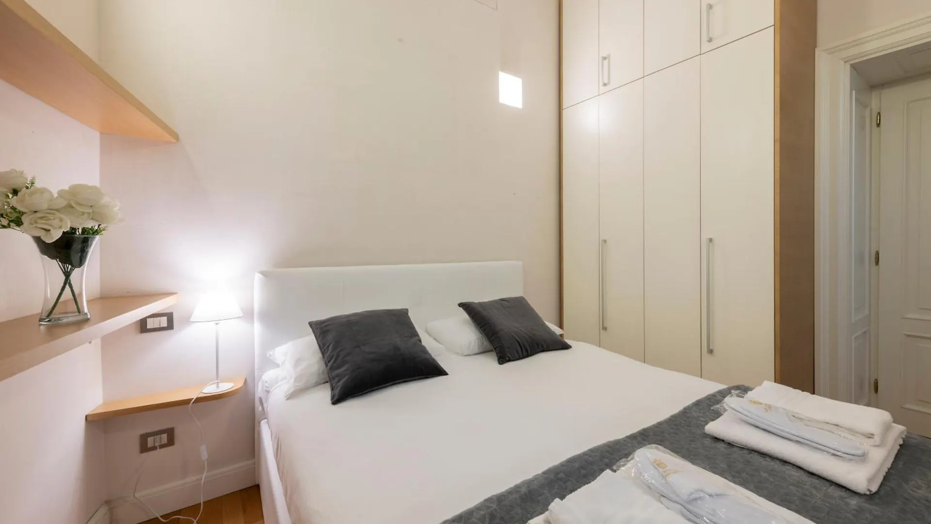 Milan Royal Suites - Centro Brera 0*,  Италия